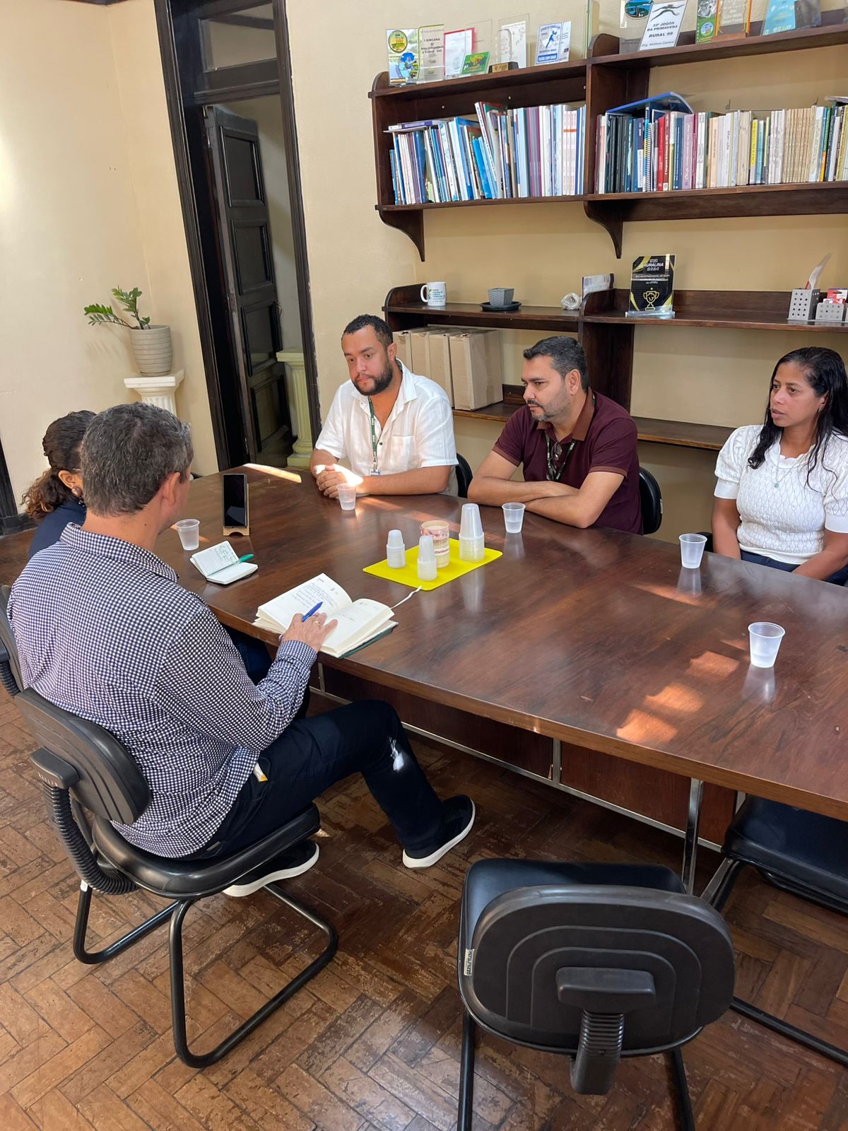Prefeitura de Mangaratiba firma nova parceria com a UFRRJ para testes nutricionais da banana local