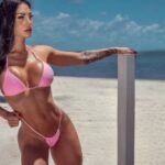 Campeã do fisiculturismo...