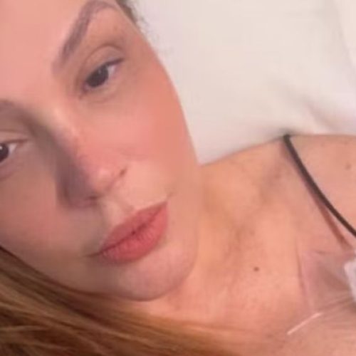 Simony conclui última imunoterapia após câncer entrar em remissão