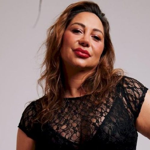 Naiá Camargo celebra a força da arte independente no MBora Fest