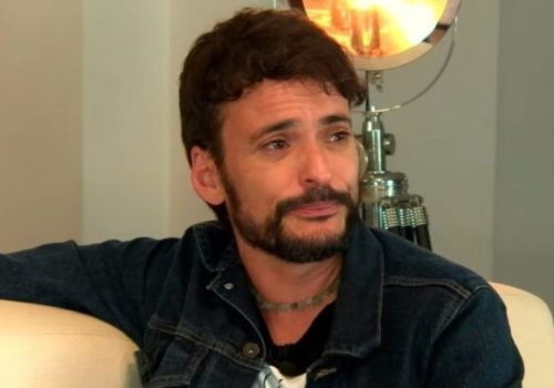 Fefito revela perseguição homofóbica em prédio onde mora